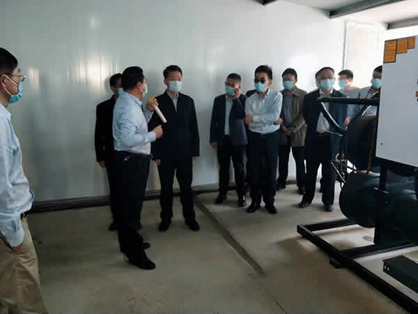 新聞=市人大常委會陳主任帶隊，市人大環(huán)境組一行，來公司檢查工作03.jpg